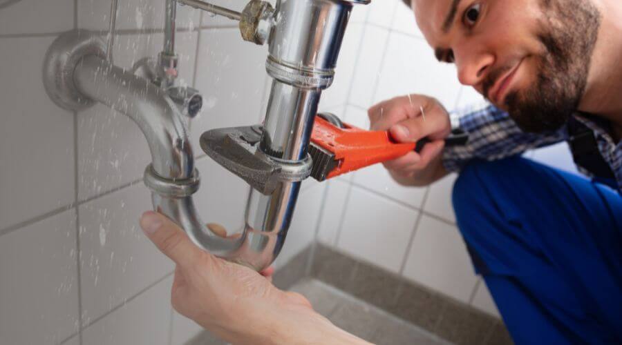 Professional expert plumbing services in Petersburg, IN